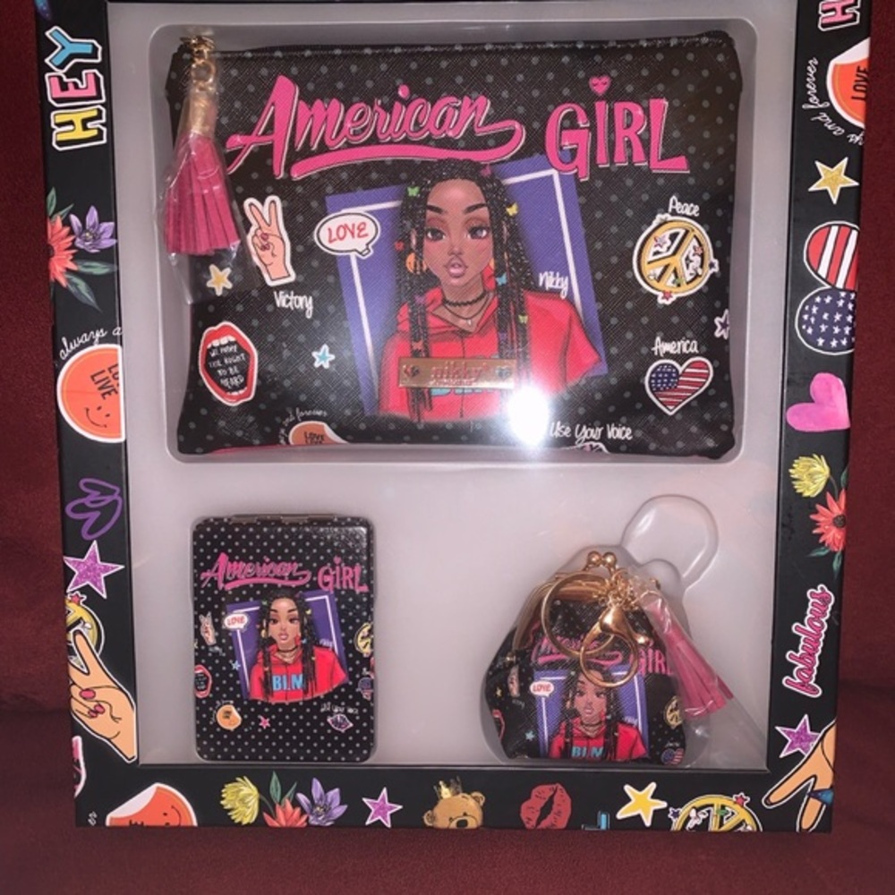 Nicole Lee Gift Set  Pouch, Compact Mirror And ￼Coin Purse case 3 pieces